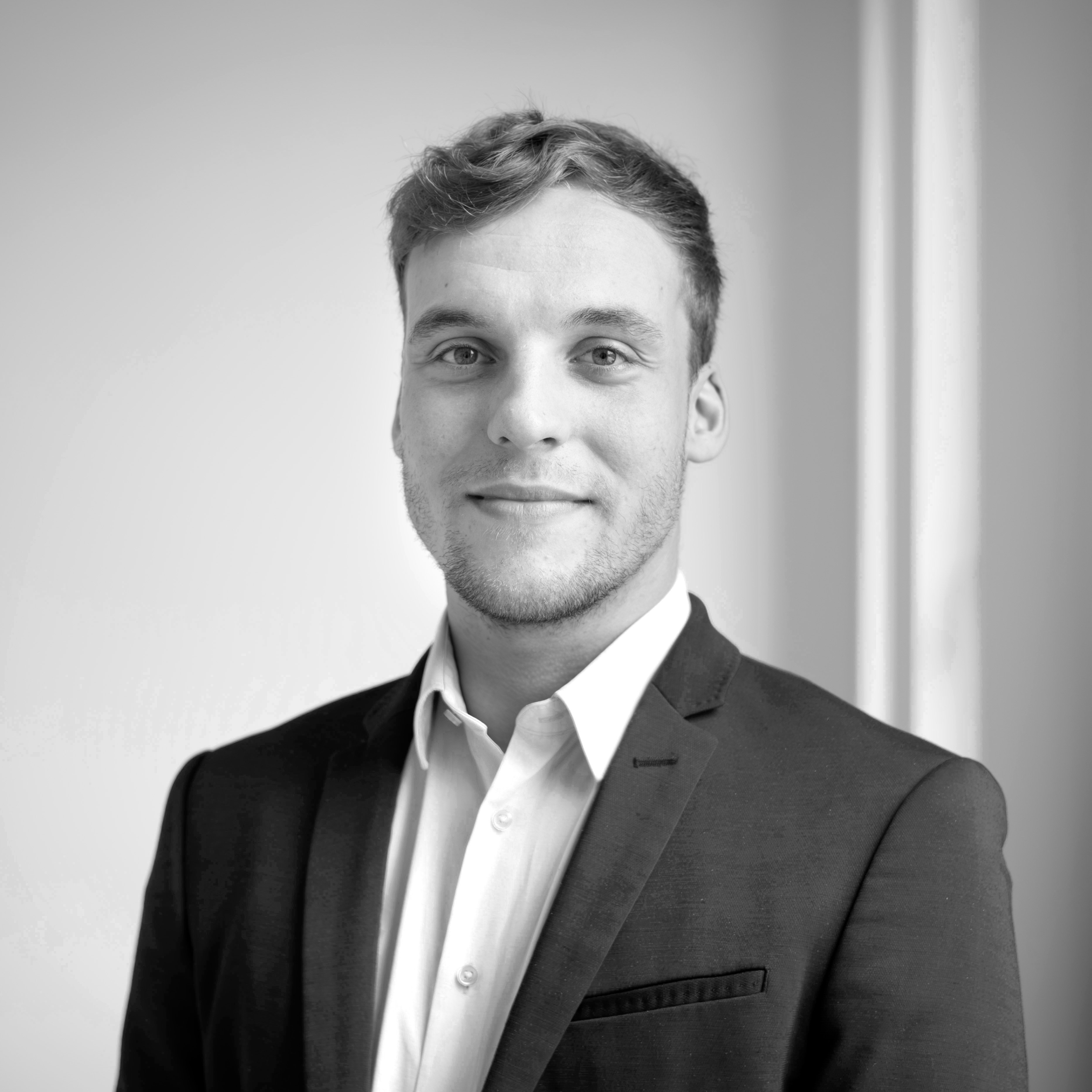 PascalWeinzierl_quadrat-schwarz